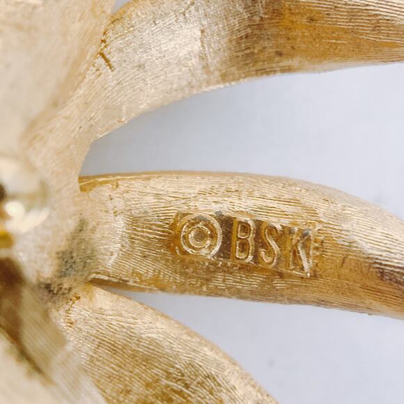 VTG Signed BSK Gold Tone Wheat and Lily Brooch, Mid-Century Floral Pin, 50s 60s - Picture 6 of 8